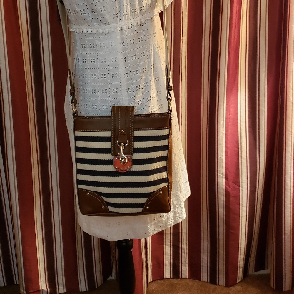 Chaps Handbag - Picture 6 of 7